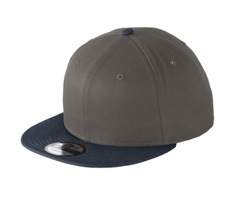 new_era_snapback_rightside charcoal grey with navy brim snapback side view