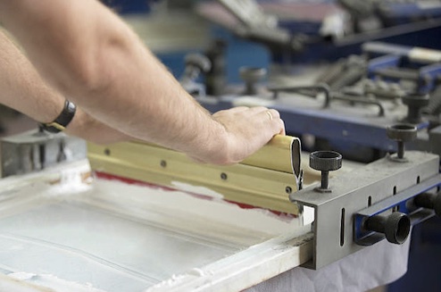 screenprinting_by_hand_squeegee custom t-shirts printed by hand
